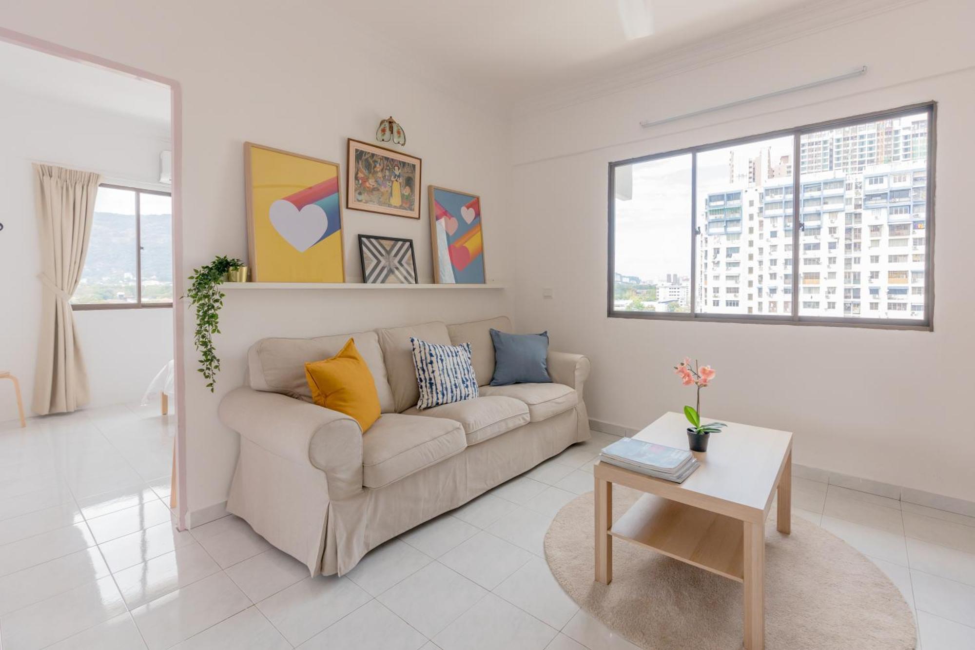Eastern Apt, Jelutong
