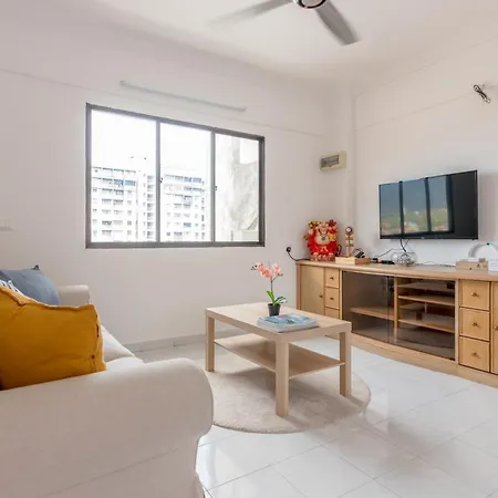 Eastern Apt, Jelutong Exterior photo