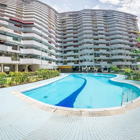 Eastern Apt, Jelutong Exterior photo